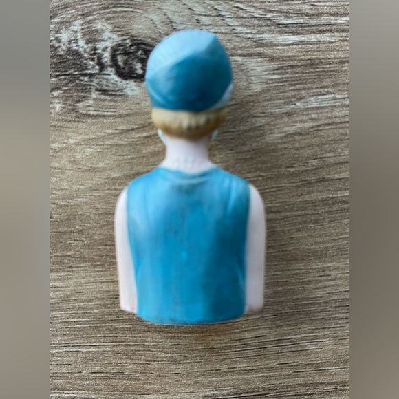 Vintage AVON American Fashion Silhouettes Thimble Circa 1927 Flapper 1983 BOX! - Picture 4 of 5